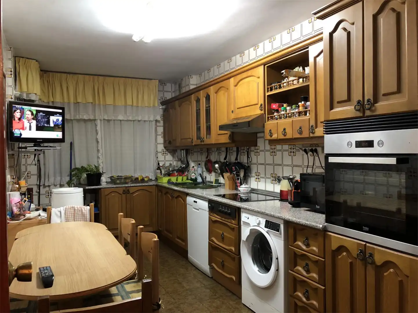 Cuina de Pis en venda en Miranda de Ebro amb Calefacció, Parquet i Terrassa