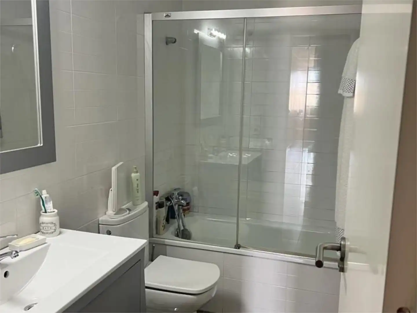 Bany de Dúplex de lloguer en Carboneras amb Aire condicionat, Terrassa i Piscina