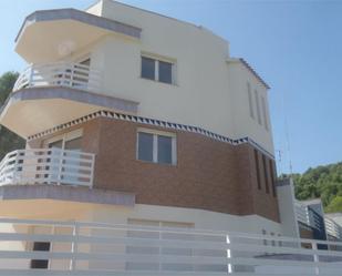 Exterior view of Single-family semi-detached for sale in Sueras / Suera  with Terrace and Balcony