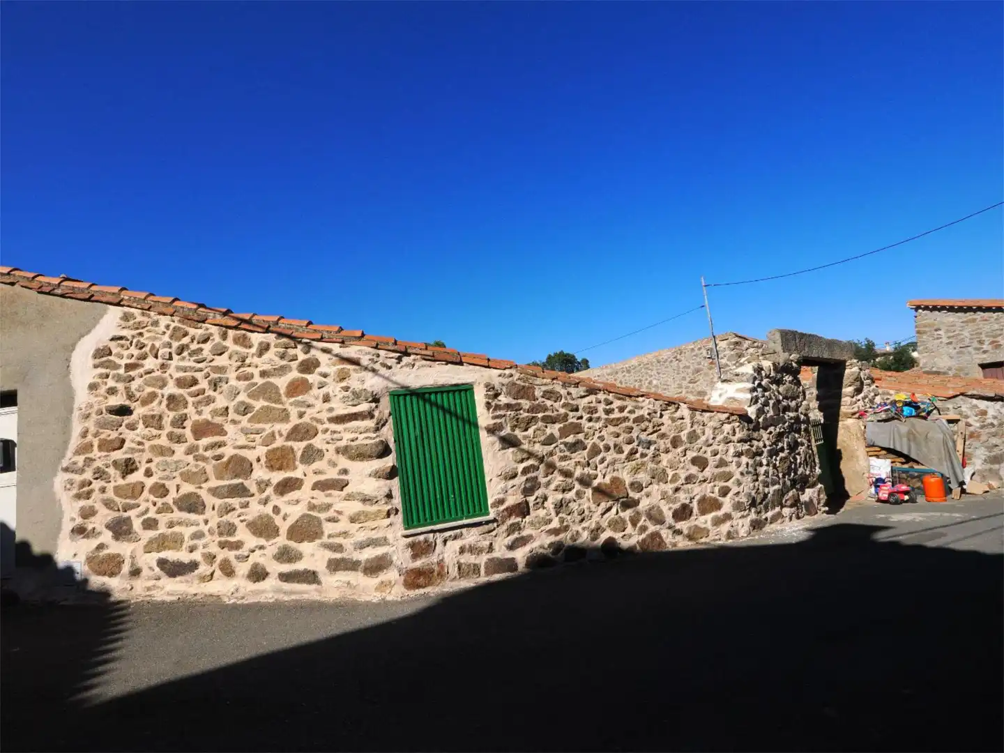 Casa adosada en venta en Calle Peral, San Lorenzo de Tormes Vista exterior de Casa adosada en venta en San Lorenzo de Tormes con Trastero y Amueblado