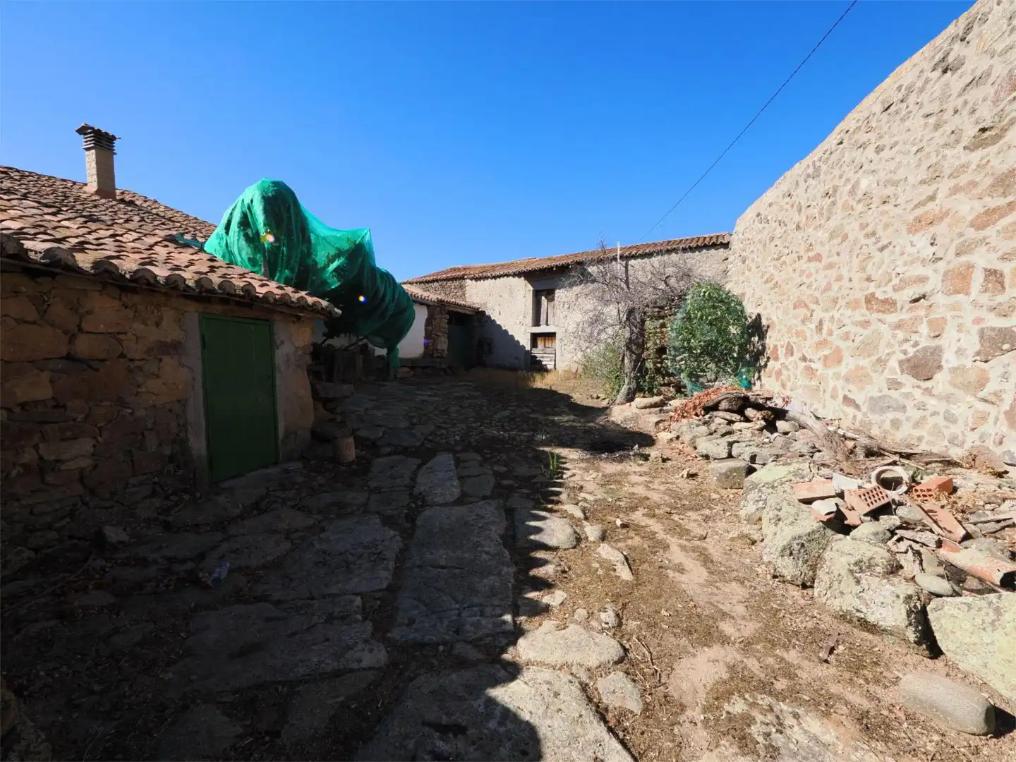 Casa adosada en venta en Calle Peral, San Lorenzo de Tormes Vista exterior de Casa adosada en venta en San Lorenzo de Tormes con Trastero y Amueblado