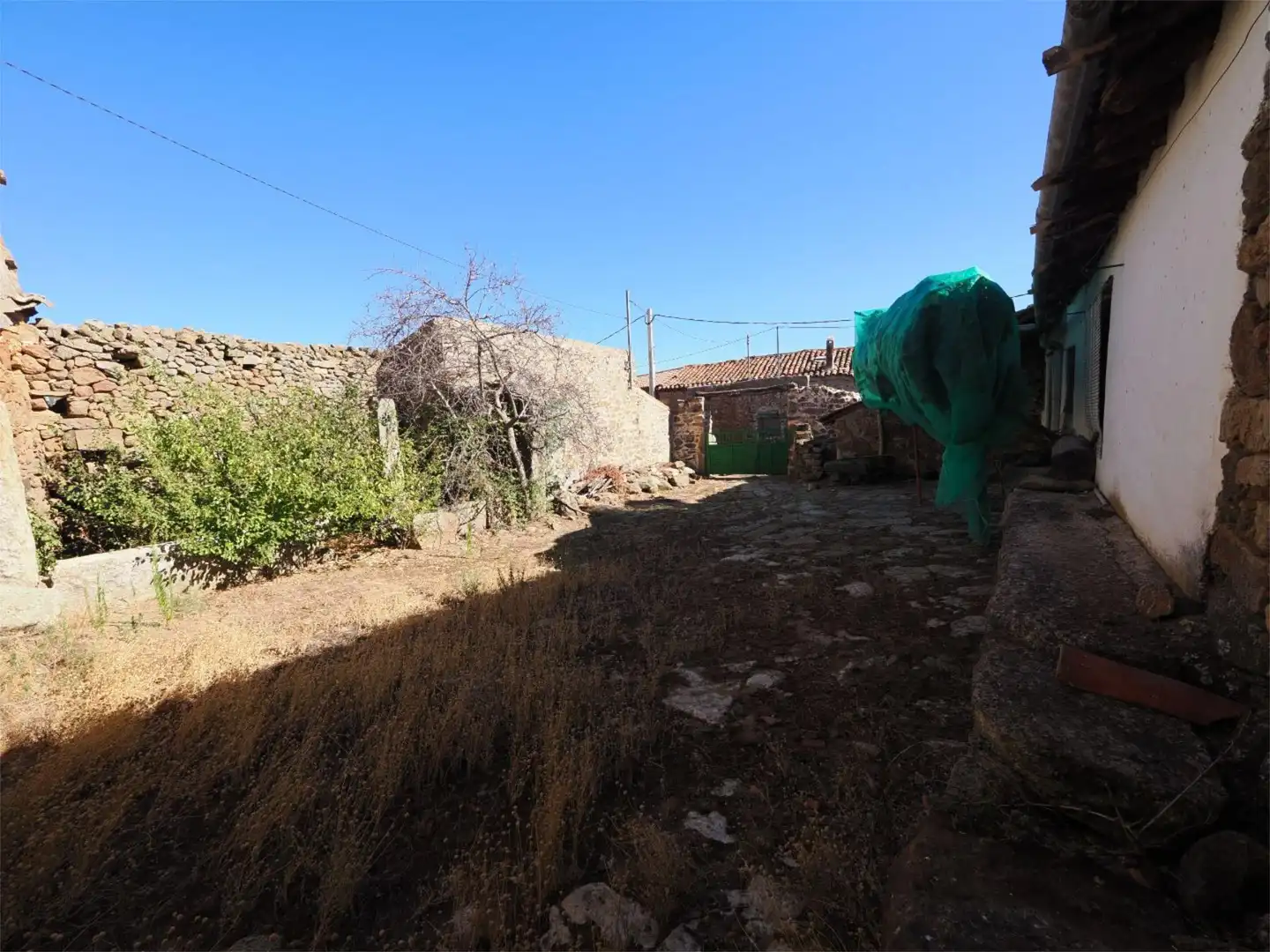 Casa adosada en venta en Calle Peral, San Lorenzo de Tormes Casa adosada en venta en San Lorenzo de Tormes con Trastero y Amueblado