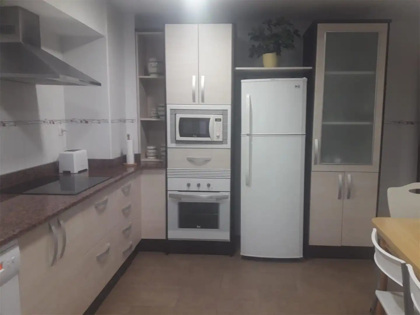 Room in Calle de Santa Ana, 3, Raval Roig - Virgen del Socorro Kitchen of Flat for share in Alicante / Alacant with Air Conditioner, Heating and Furnished