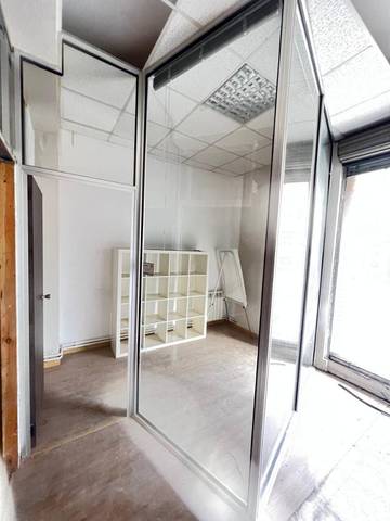 Local comercial en Alquiler en Avenida Rosalía Castro, 201 en Perillo