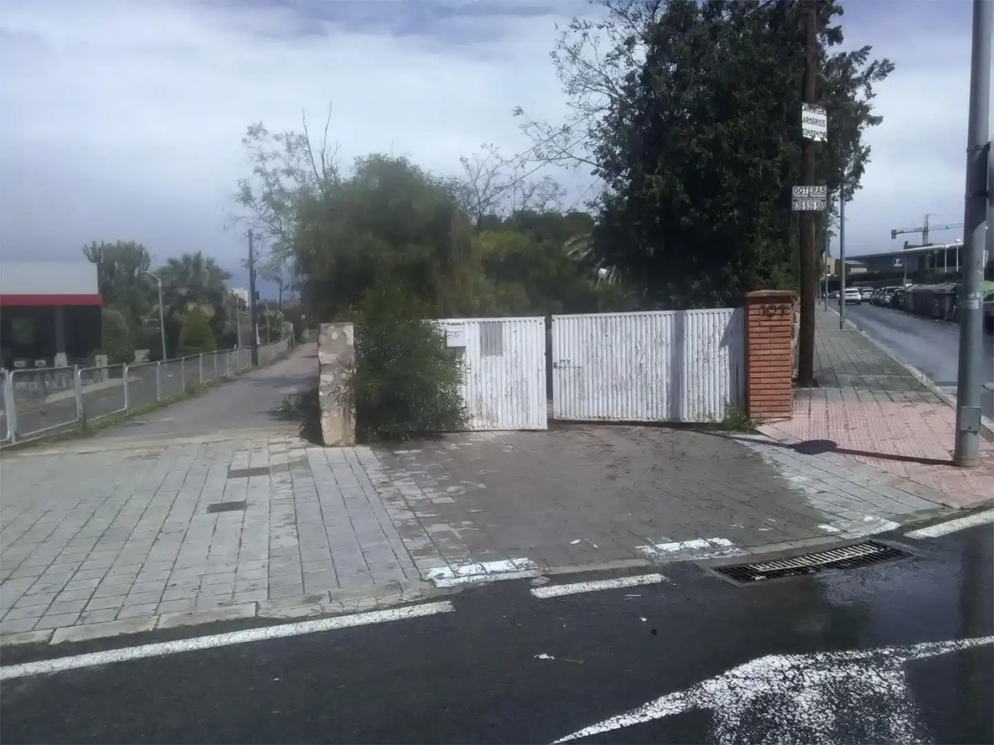 Vista exterior de Casa o xalet en venda en Alicante / Alacant amb Calefacció, Jardí privat i Parquet