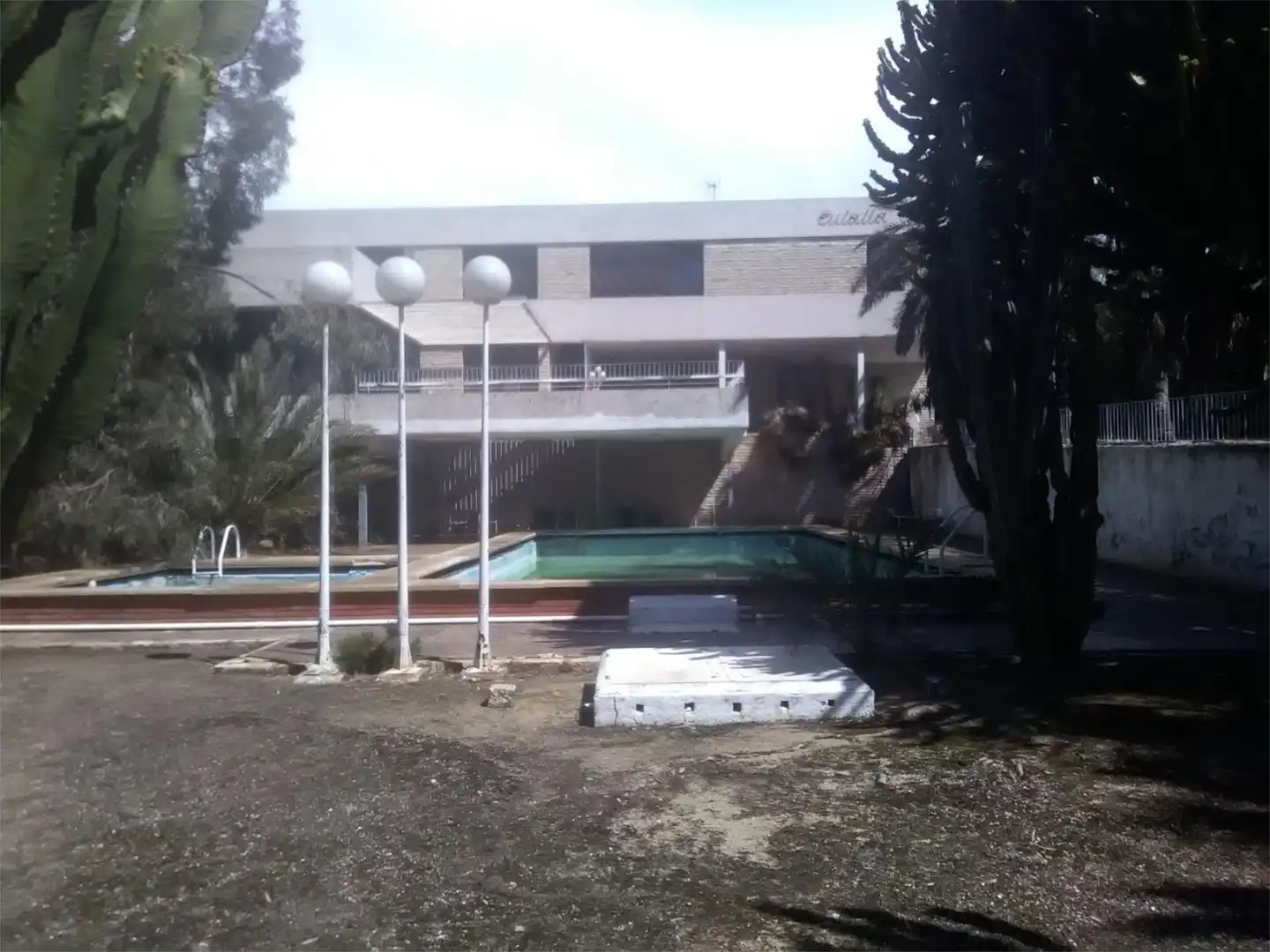 Piscina de Casa o xalet en venda en Alicante / Alacant amb Calefacció, Jardí privat i Parquet