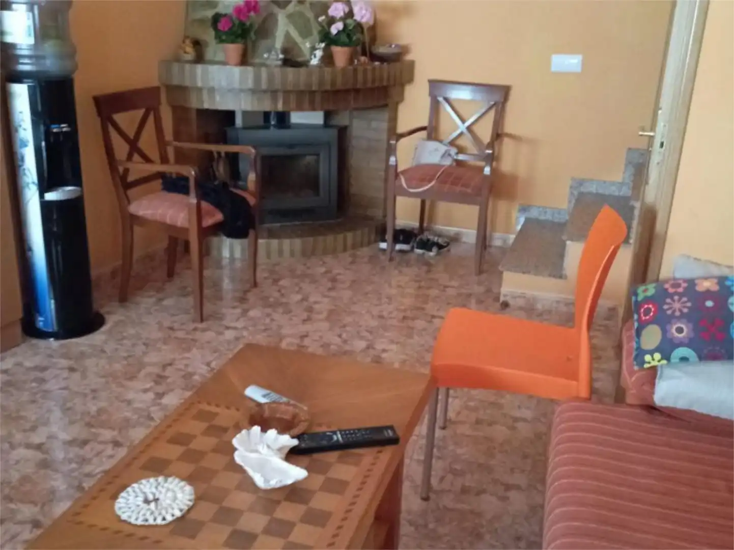 Casa adosada en venda a Calle San Bernardo, 61, Fuencaliente Sala d'estar de Casa adosada en venda en Fuencaliente amb Aire condicionat, Terrassa i Moblat
