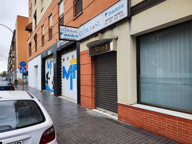 Local comercial en Alquiler en Calle Periodista José Luis de Córdoba, 10 en Fuensanta- Arcángel