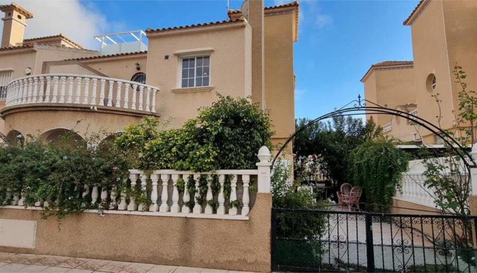 Casa adosada en venda a Calle Manuel Falla, 5, Benijófar, Alicante - imatge 1 Foto 1 de Casa adosada en venda a Calle Manuel Falla, 5, Benijófar, Alicante