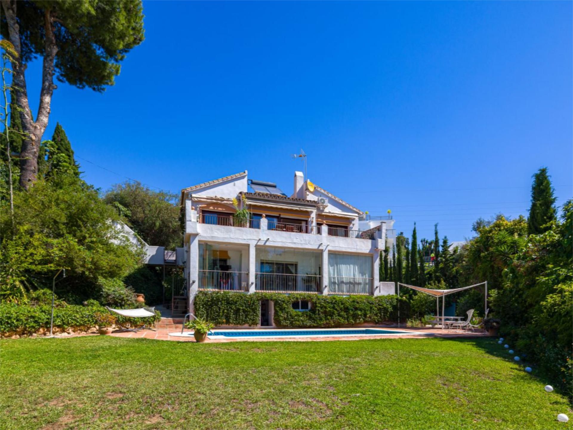 Jardí de Casa o xalet en venda en Marbella amb Aire condicionat, Terrassa i Piscina