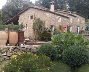 Jardí de Finca rústica en venda en Sant Aniol de Finestres amb Terrassa i Piscina