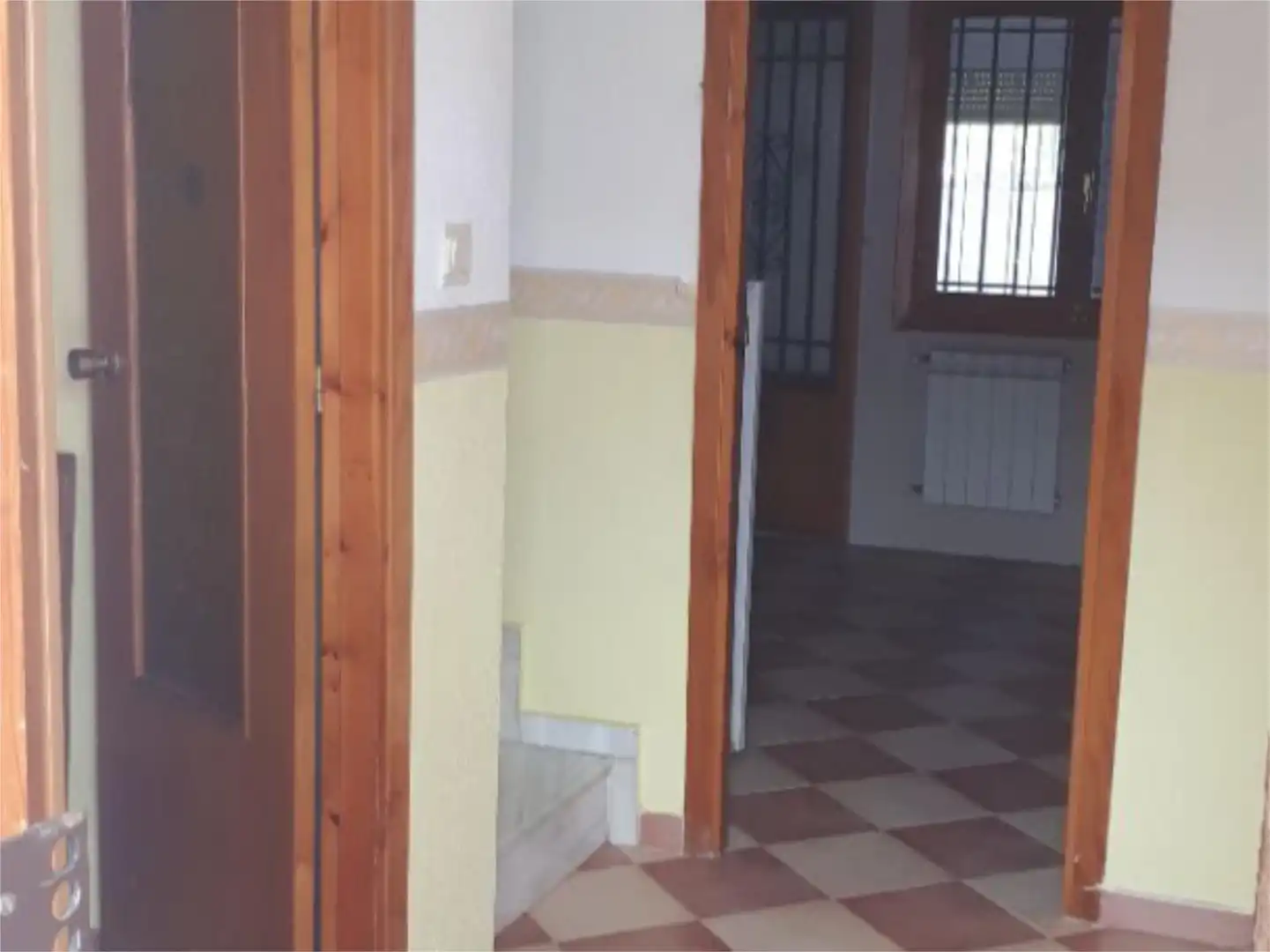 Casa adosada en venta en Castril con Calefacción, Terraza y Balcón