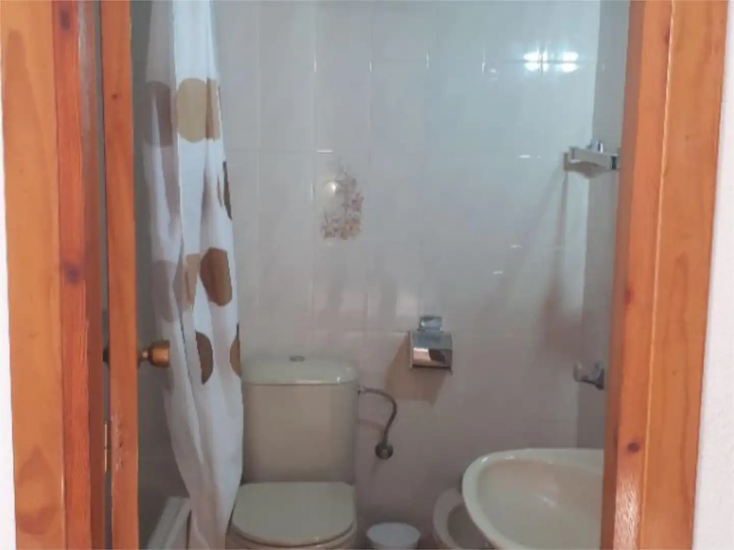 Baño de Casa adosada en venta en Castril con Calefacción, Terraza y Balcón