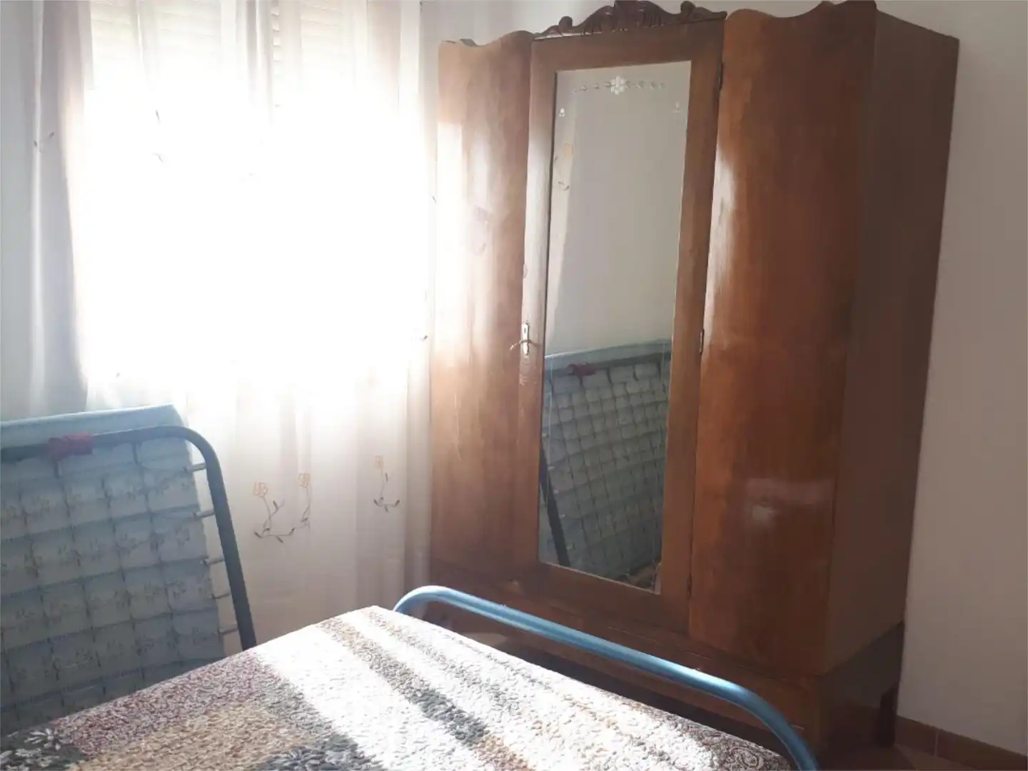 Habitación de Casa adosada en venta en Castril con Calefacción, Terraza y Balcón