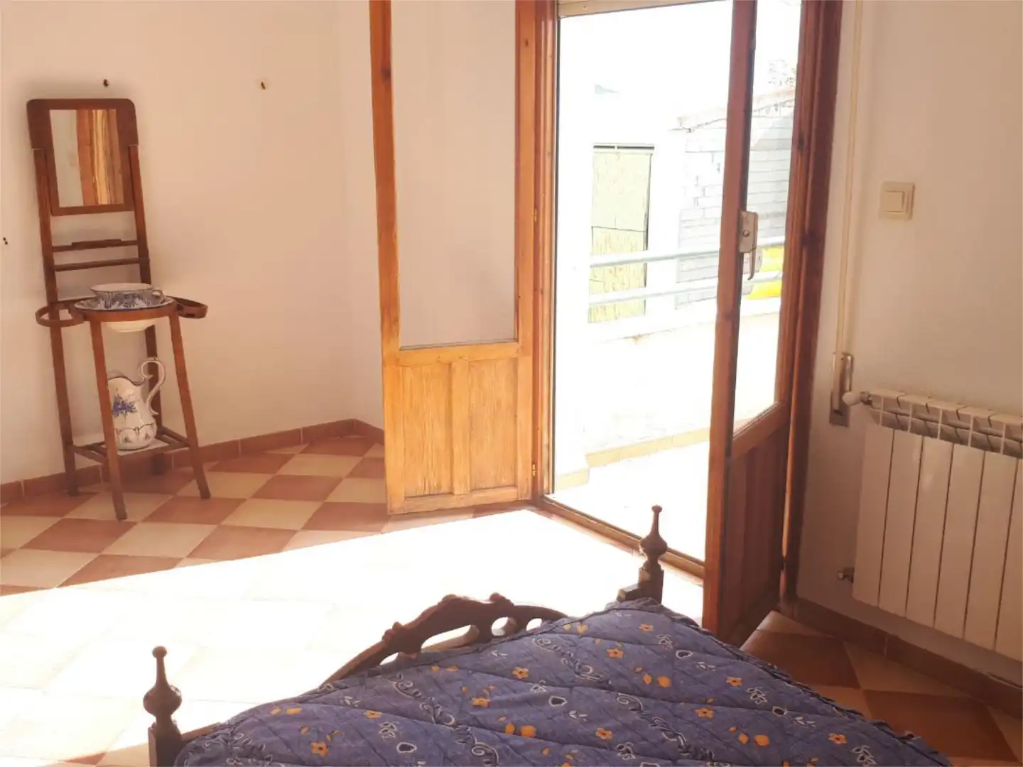 Habitación de Casa adosada en venta en Castril con Calefacción, Terraza y Balcón
