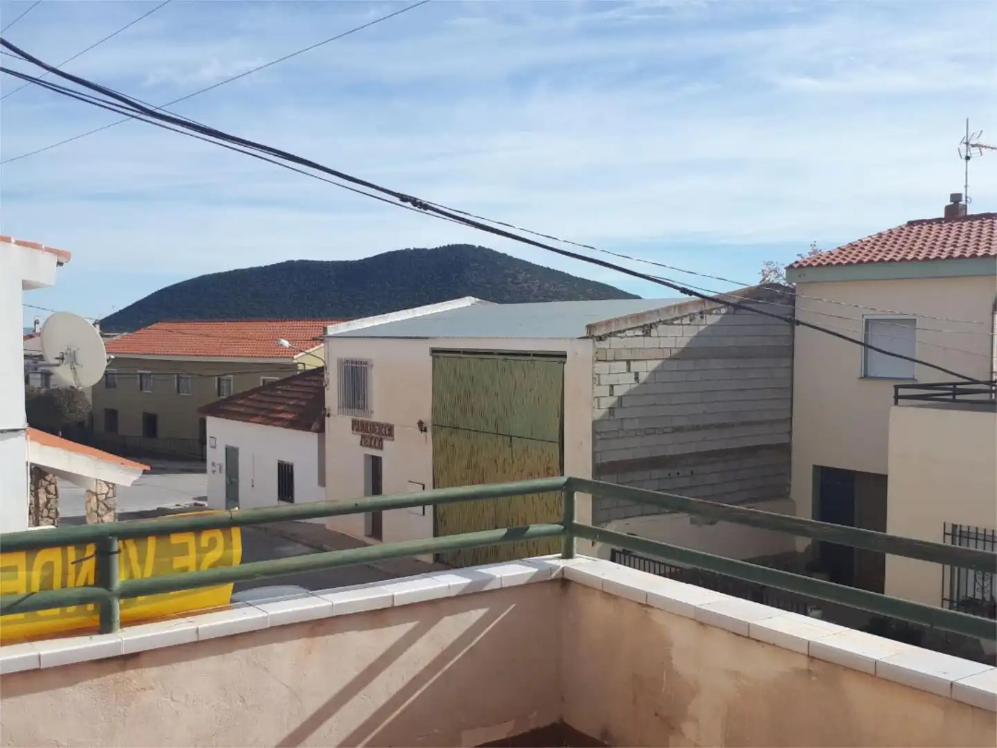 Vista exterior de Casa adosada en venta en Castril con Calefacción, Terraza y Balcón
