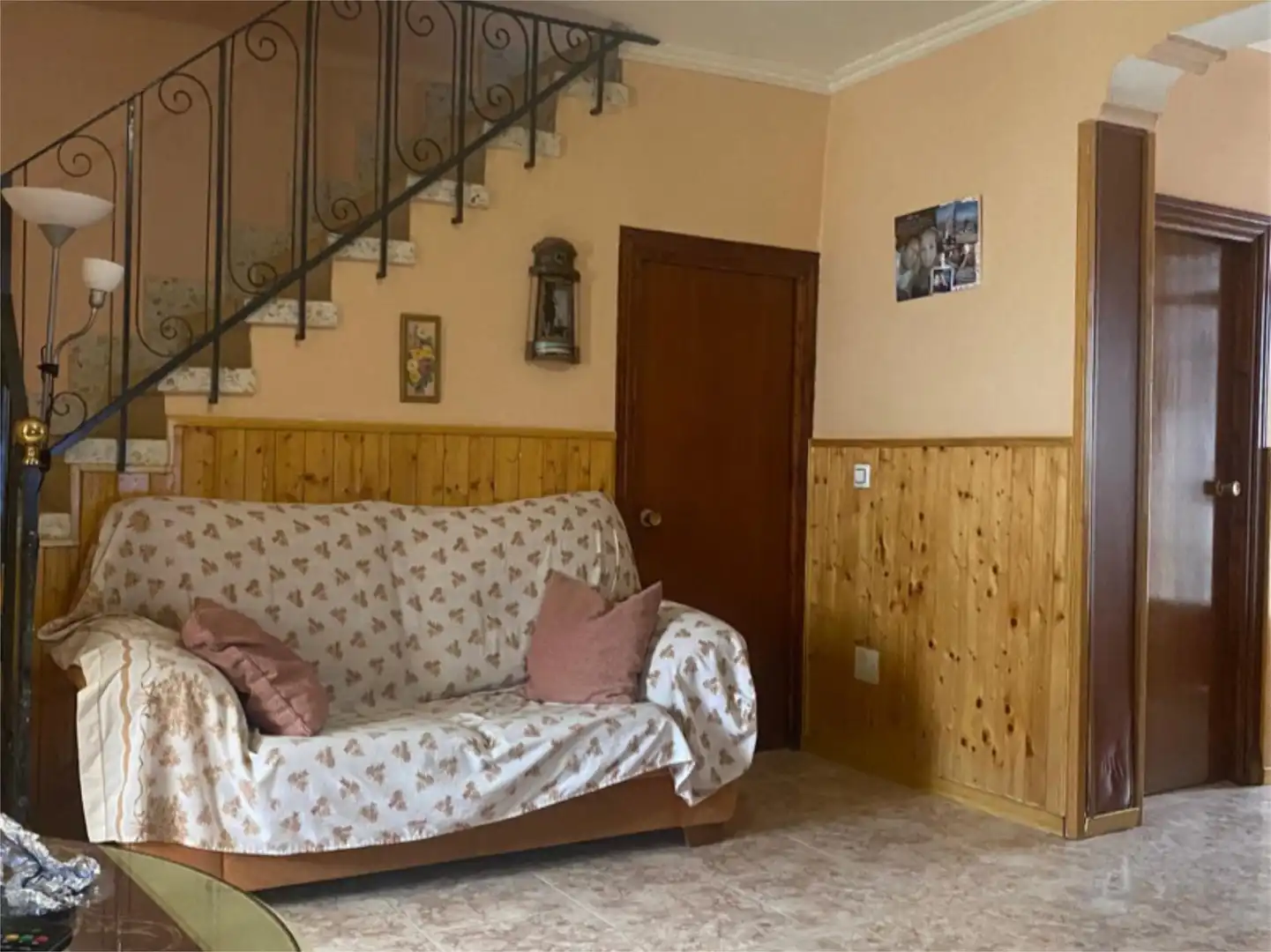 Casa adosada en venda a Calle San Juan, 40, Jamilena Sala d'estar de Casa adosada en venda en Jamilena amb Aire condicionat i Terrassa