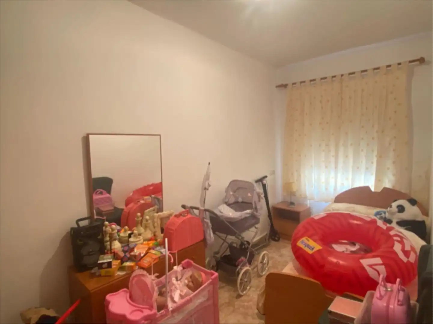Casa adosada en venda a Calle San Juan, 40, Jamilena Dormitori de Casa adosada en venda en Jamilena amb Aire condicionat i Terrassa