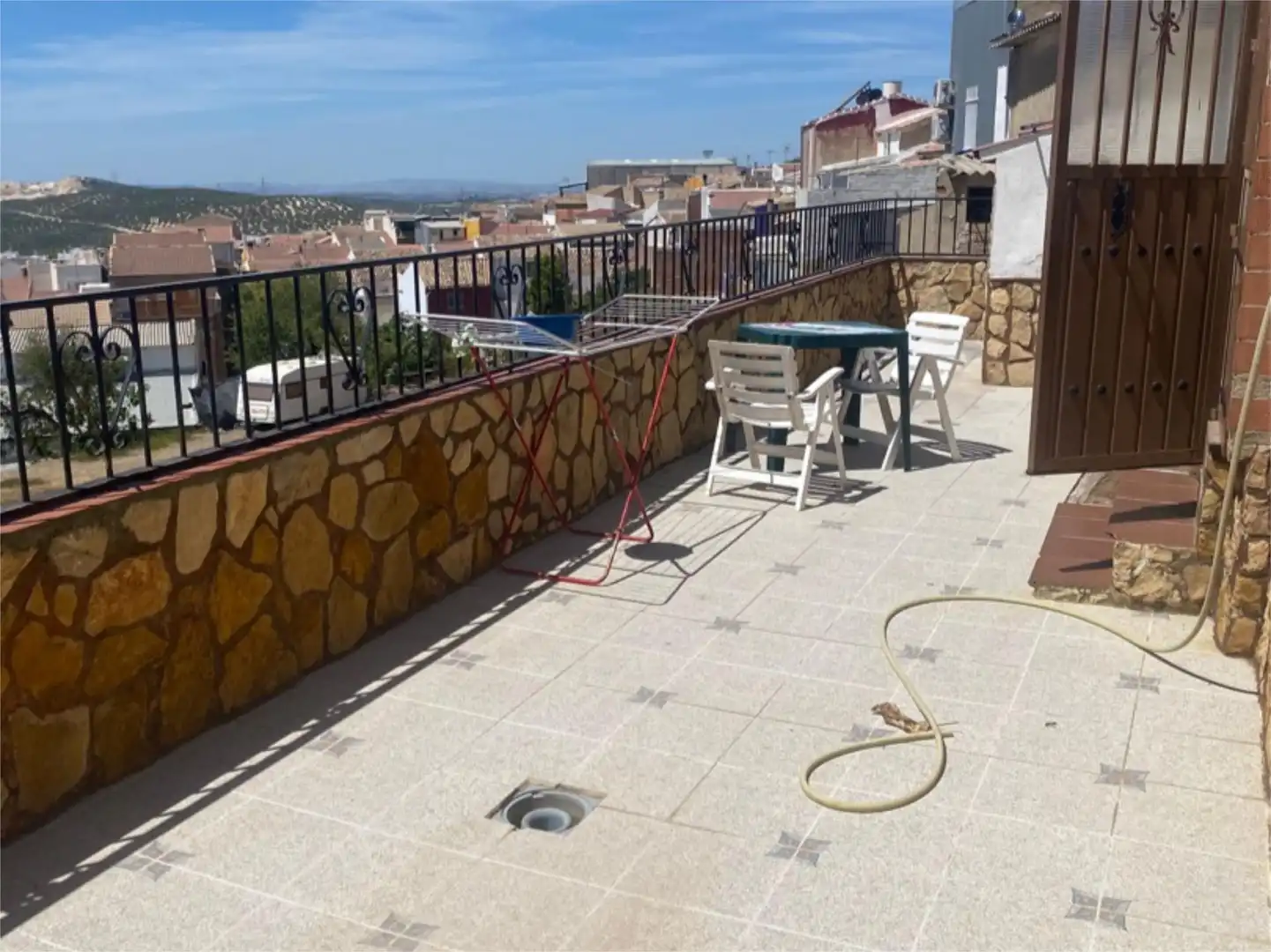 Casa adosada en venda a Calle San Juan, 40, Jamilena Terrassa de Casa adosada en venda en Jamilena amb Aire condicionat i Terrassa