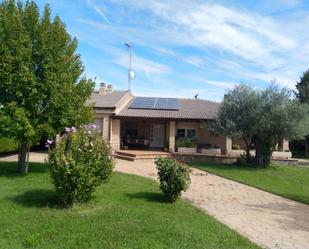 Jardí de Pis en venda en San Mateo de Gállego amb Aire condicionat i Piscina