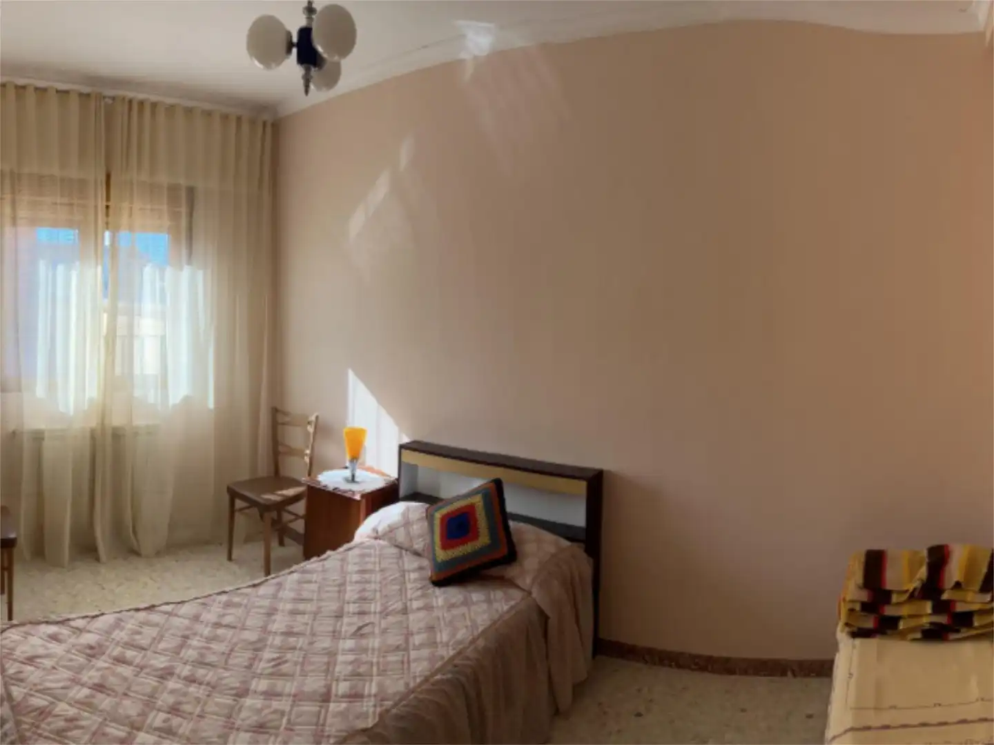 Piso en venta en Calle Real, 71, Turleque Habitación de Piso en venta en Turleque con Calefacción, Trastero y Amueblado