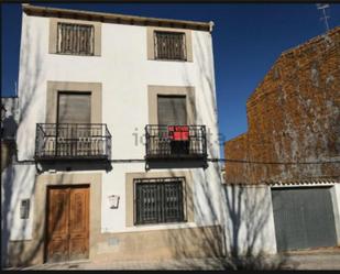 Vista exterior de Casa adosada en venda en Ibros amb Terrassa i Balcó