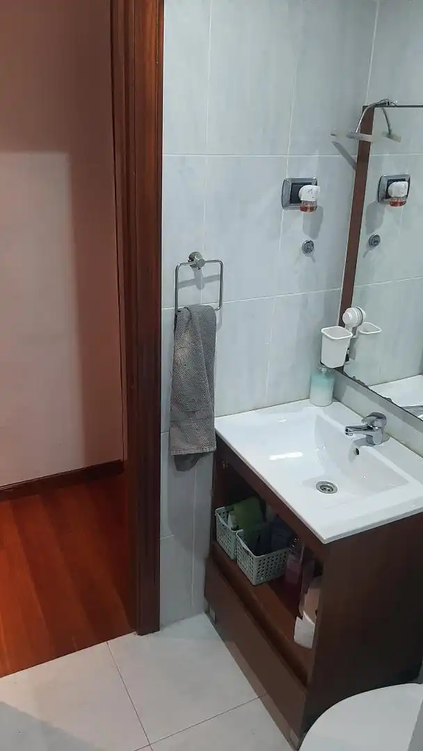 Badezimmer von Wohnung zum Verkauf in Barakaldo 
