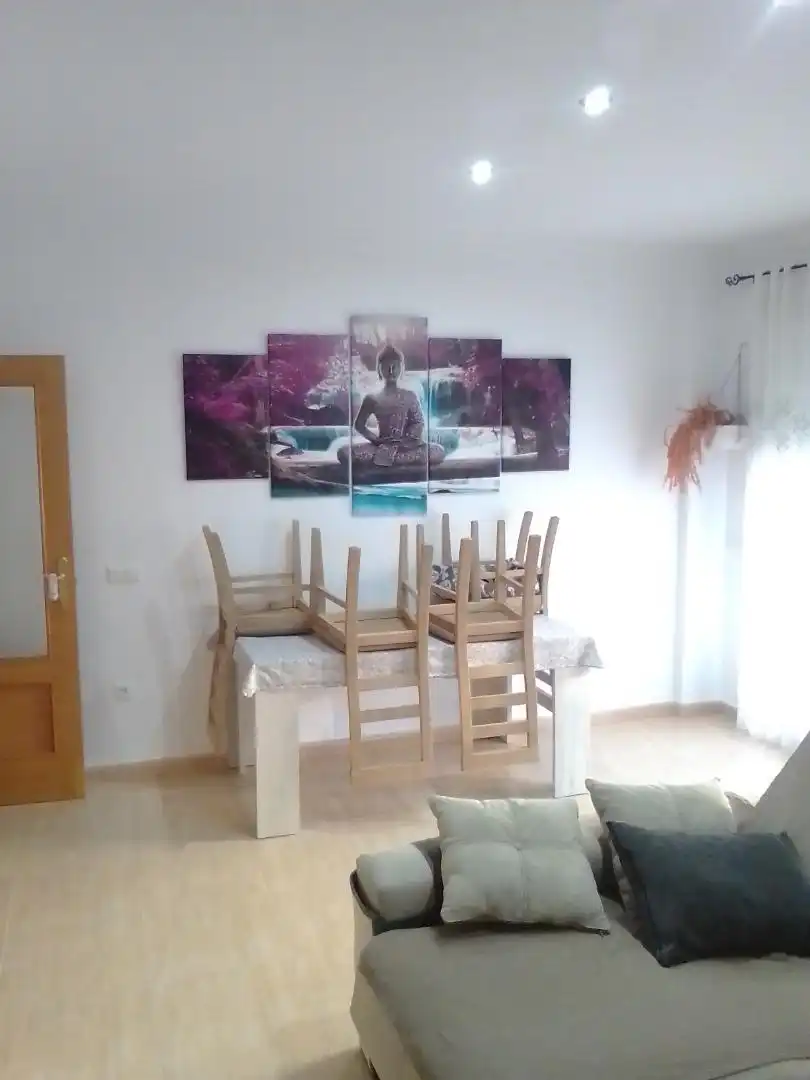 Sala de estar de Casa adosada para compartir en Belmonte con Calefacción, Trastero y Amueblado