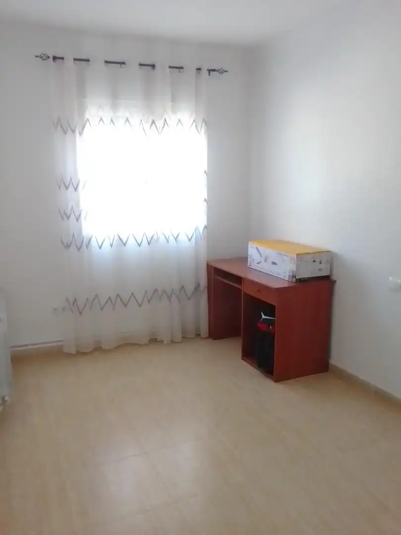 Habitación de Casa adosada para compartir en Belmonte con Calefacción, Trastero y Amueblado