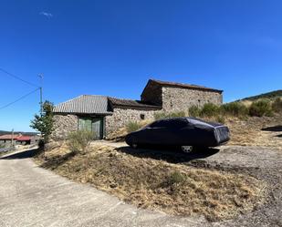 Außenansicht von Country house zum verkauf in Riello