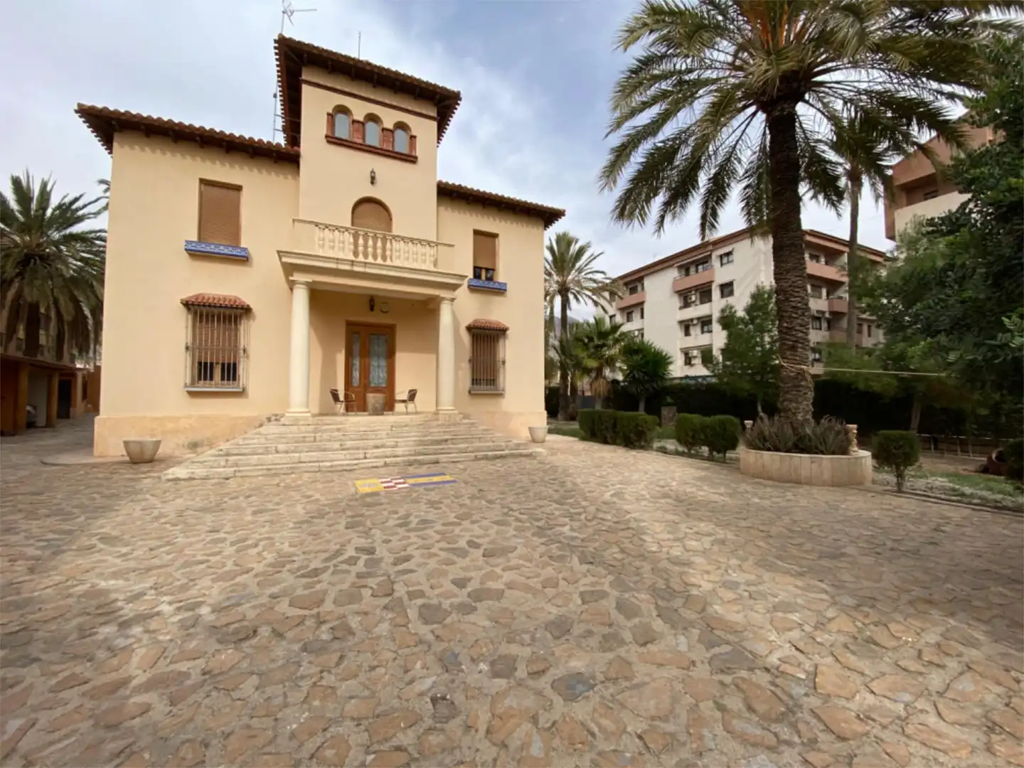 Casa adosada en venta en Avenida Constantino López, 2, Alhama de Murcia ciudad Vista exterior de Casa adosada en venta en Alhama de Murcia con Aire acondicionado, Jardín privado y Terraza