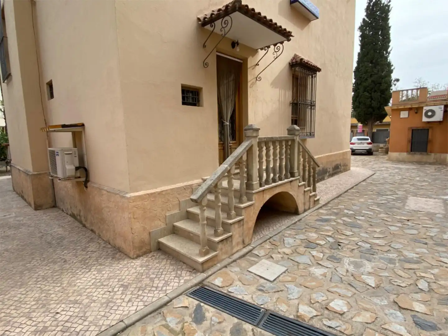 Casa adosada en venta en Avenida Constantino López, 2, Alhama de Murcia ciudad Vista exterior de Casa adosada en venta en Alhama de Murcia con Aire acondicionado, Jardín privado y Terraza