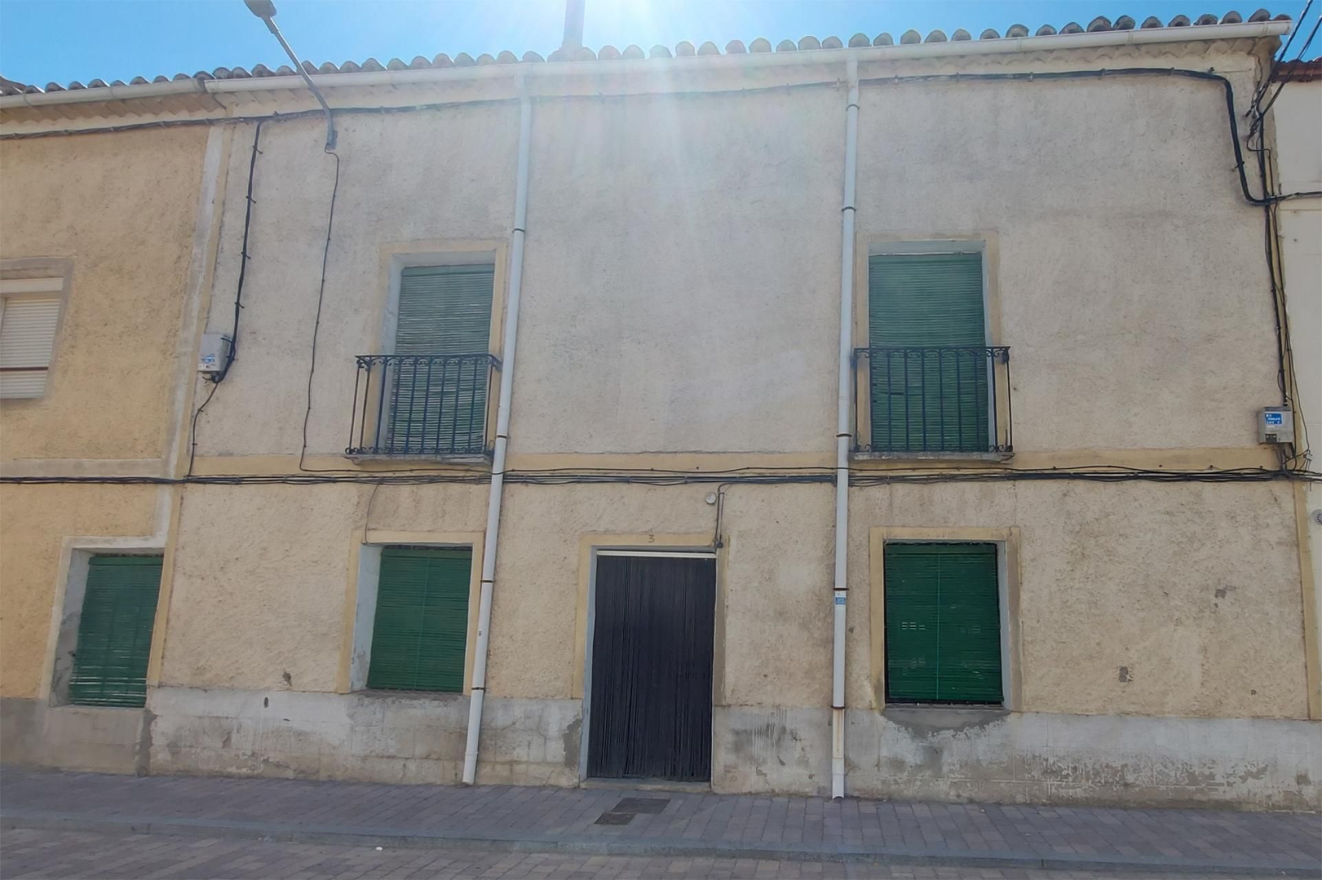 Vista exterior de Casa adosada en venda en Valoria la Buena