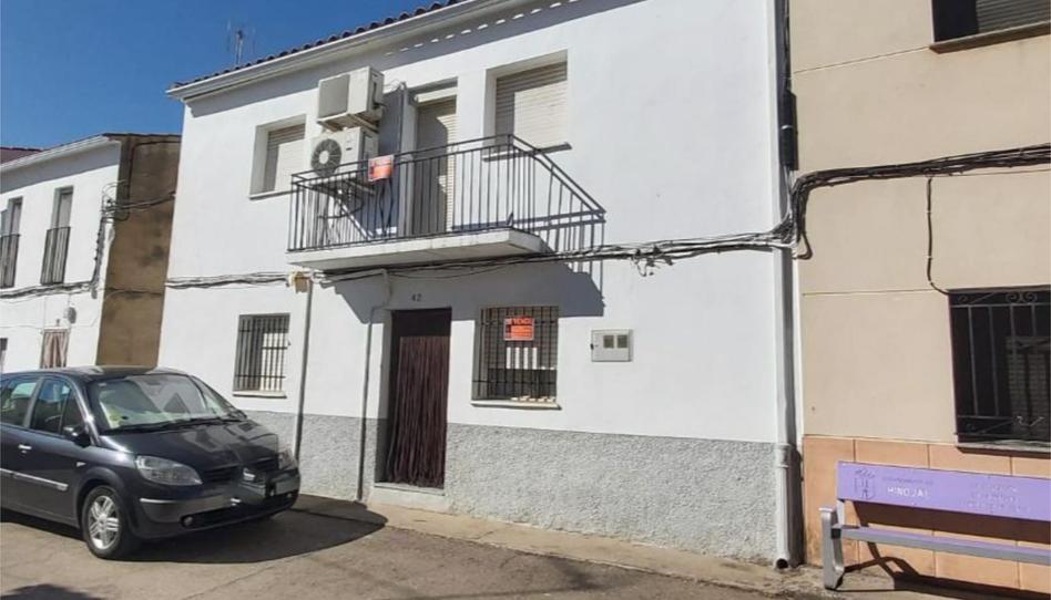 Photo 1 of Single-family semi-detached for sale in Calle Laguna, 54, Hinojal, Cáceres