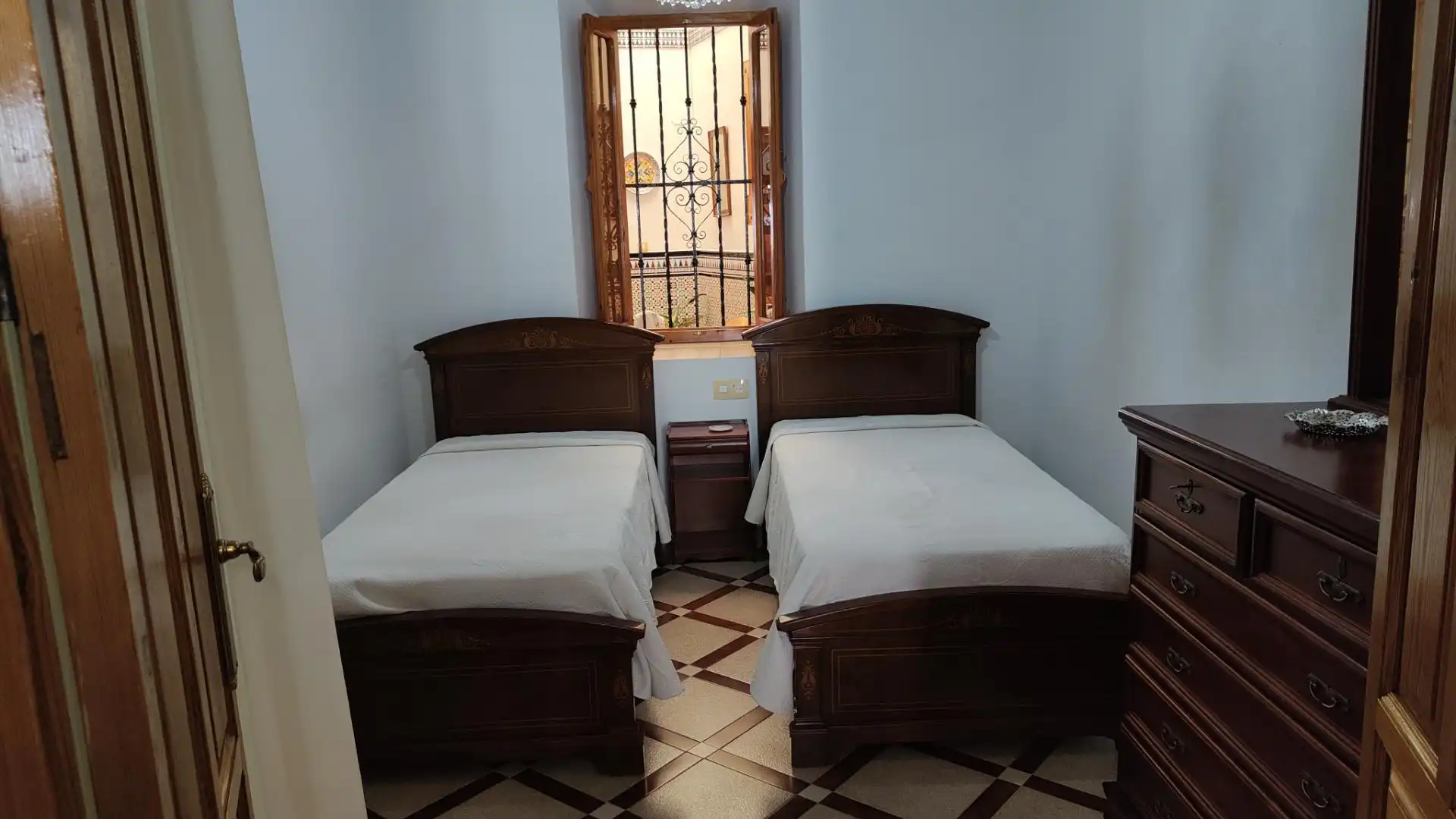 Habitación de Piso en venta en Almargen con Terraza, Lavadora y TV
