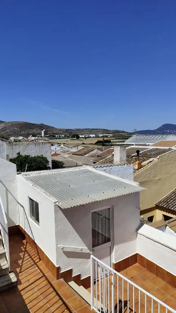 Vista exterior de Piso en venta en Almargen con Terraza, Lavadora y TV