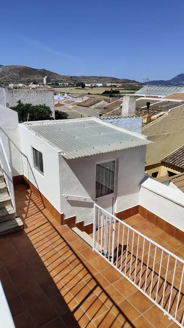 Vista exterior de Piso en venta en Almargen con Terraza, Lavadora y TV
