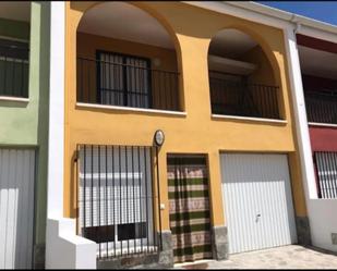 Exterior view of Single-family semi-detached for sale in Mira  with Terrace and Balcony