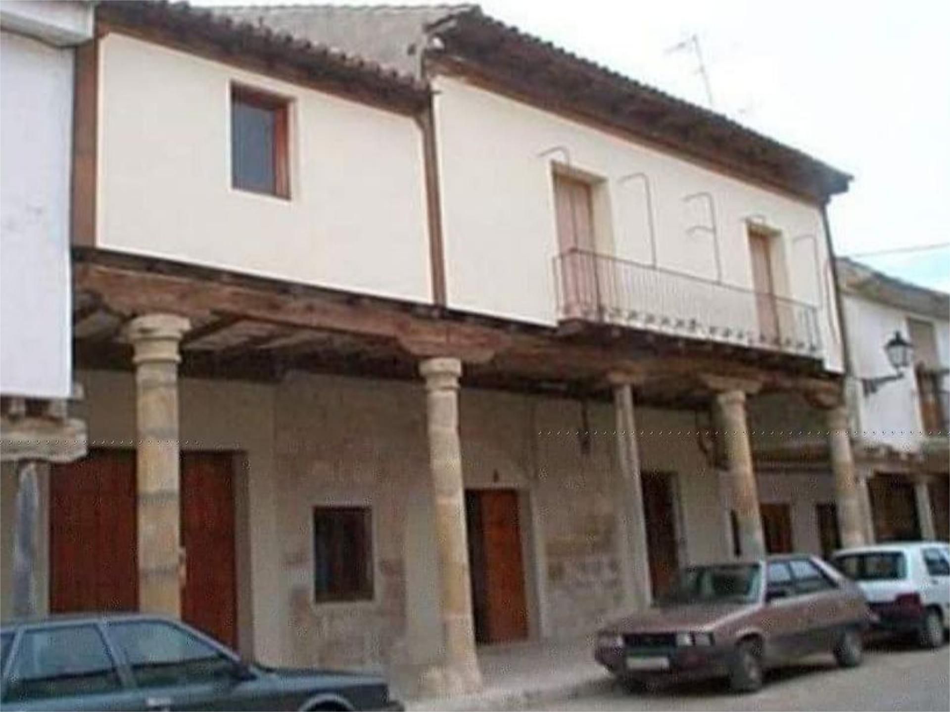 Vista exterior de Casa adosada en venda en Ampudia amb Jardí privat i Balcó