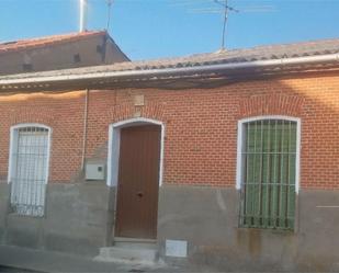 Exterior view of Single-family semi-detached for sale in Medina del Campo