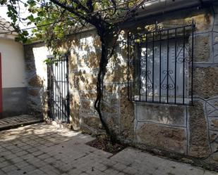 Vista exterior de Casa o xalet per a compartir en Bande amb Terrassa i Balcó