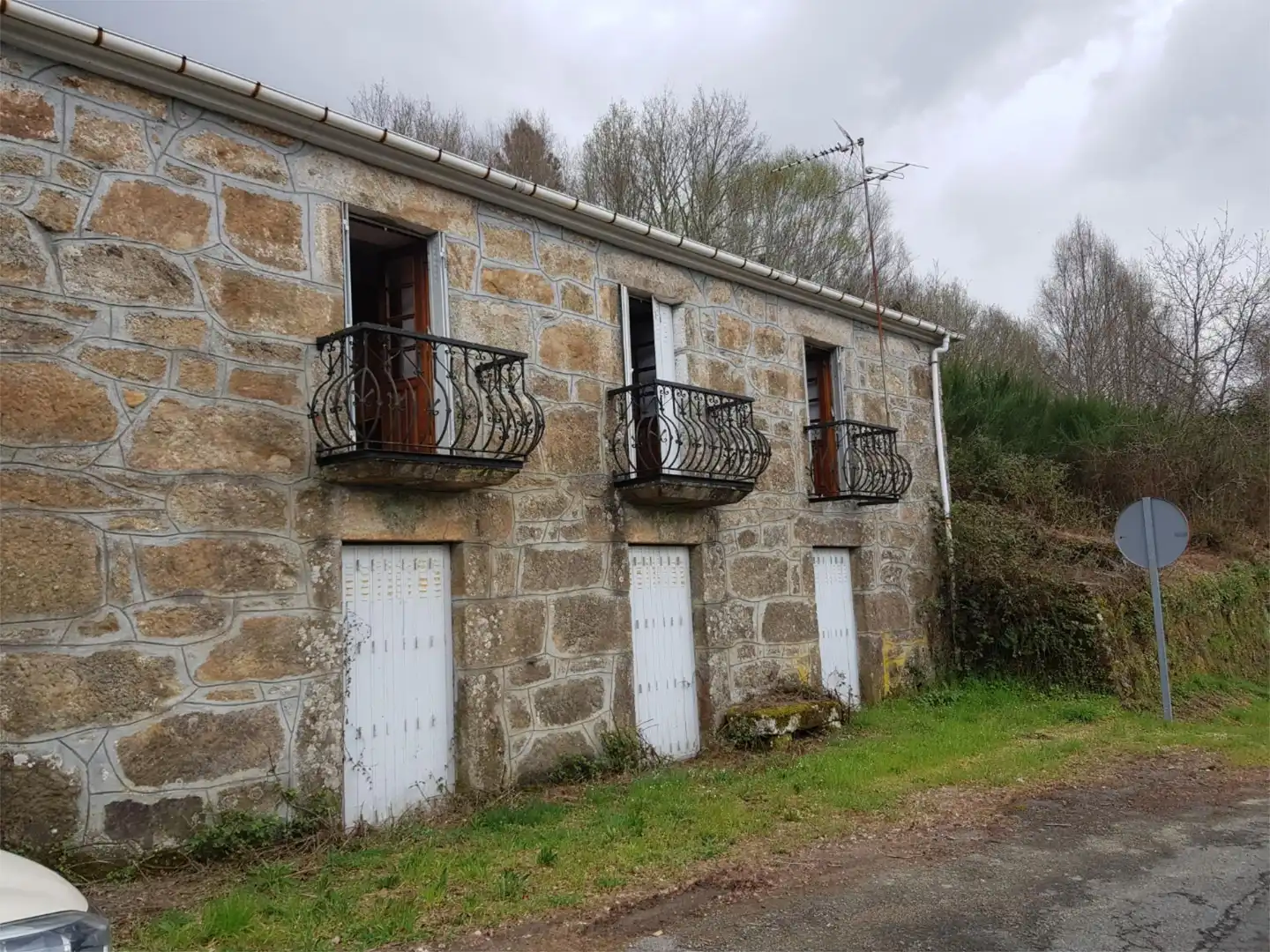 Vista exterior de Casa o xalet per a compartir en Bande amb Calefacció, Jardí privat i Terrassa
