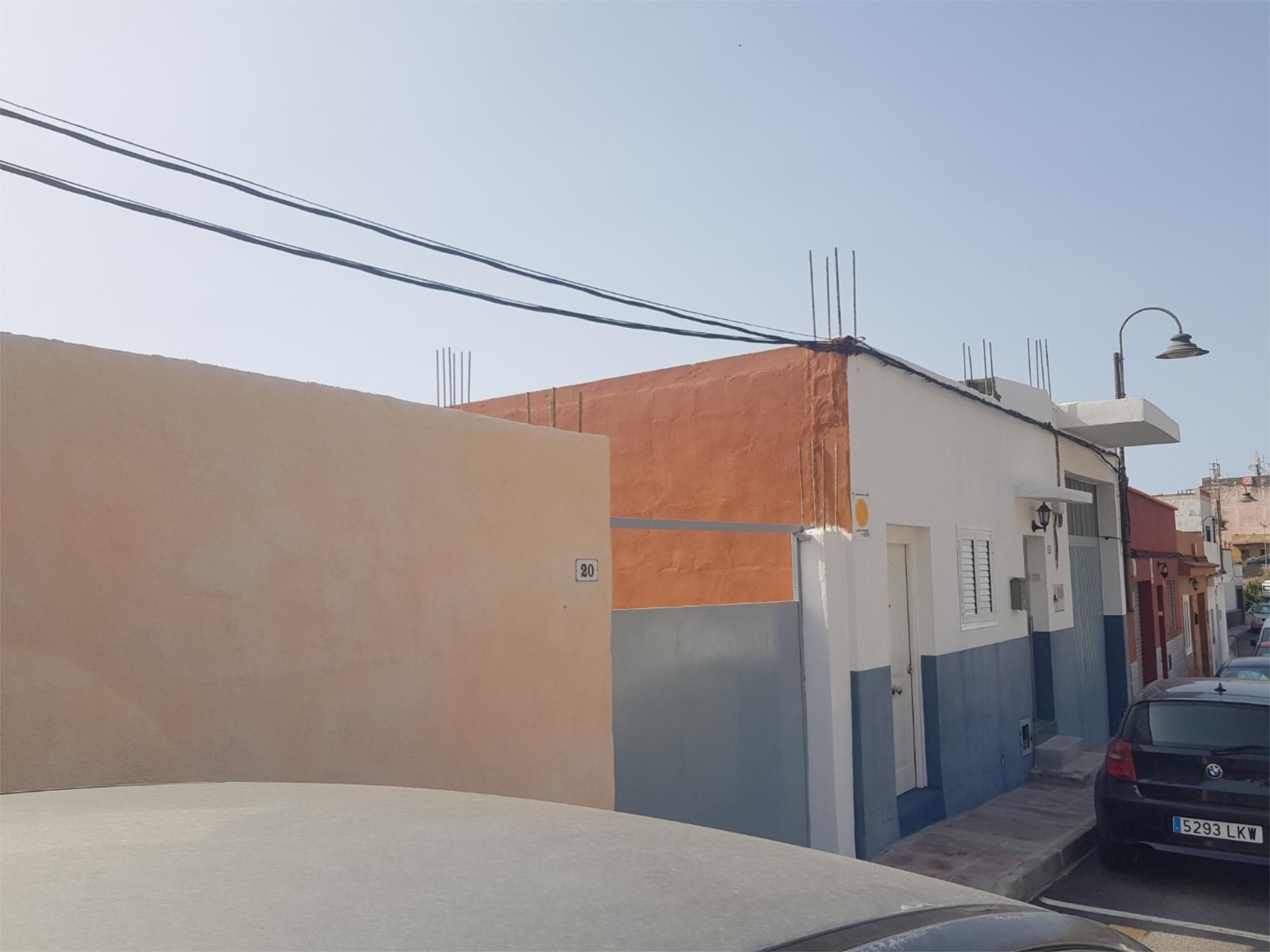 Vista exterior de Casa adosada en venda en Güímar amb Terrassa