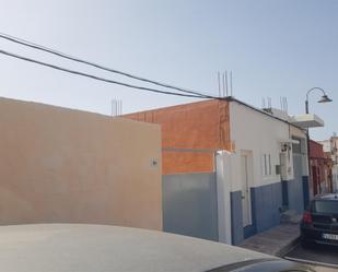 Vista exterior de Casa adosada en venda en Güímar amb Terrassa