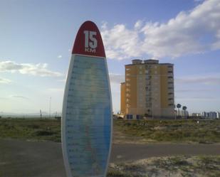 Vista exterior de Pis de lloguer en La Manga del Mar Menor amb Aire condicionat, Terrassa i Piscina