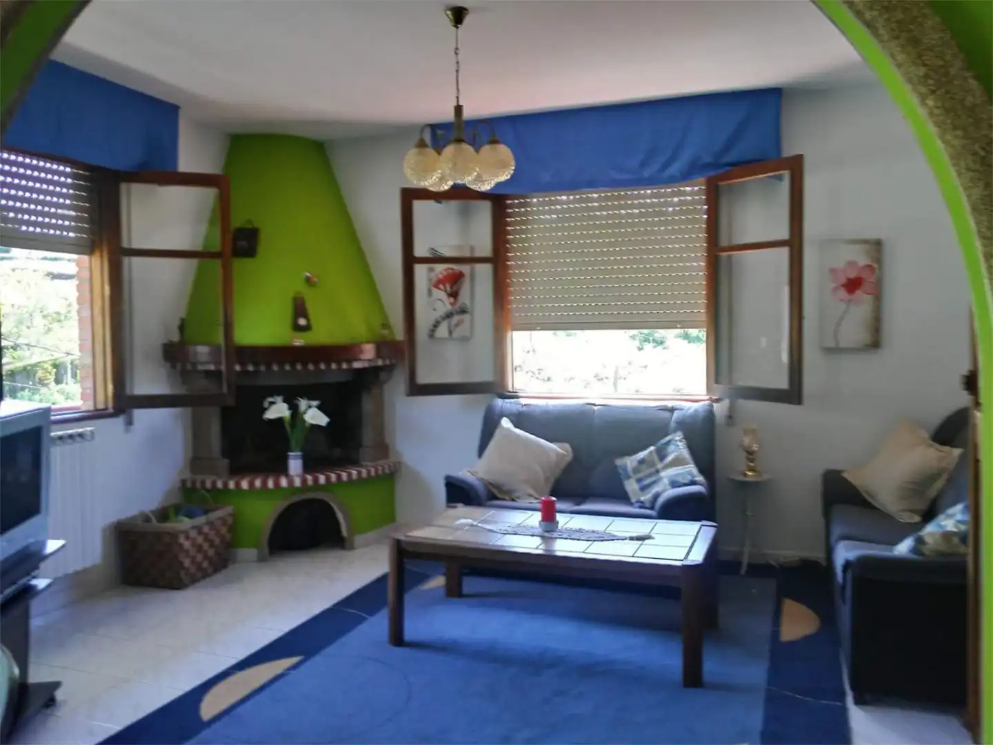 Casa o xalet en venda a Po-224, 34, Parroquias Rurales Sala d'estar de Casa o xalet en venda en Pontevedra Capital amb Balcó