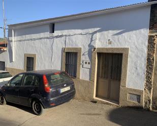 Exterior view of Single-family semi-detached for sale in Madroñera  with Private garden and Storage room