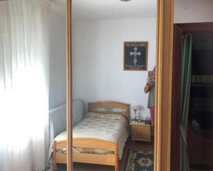 Schlafzimmer von Wohnung zum verkauf in Valdeolea mit Balkon