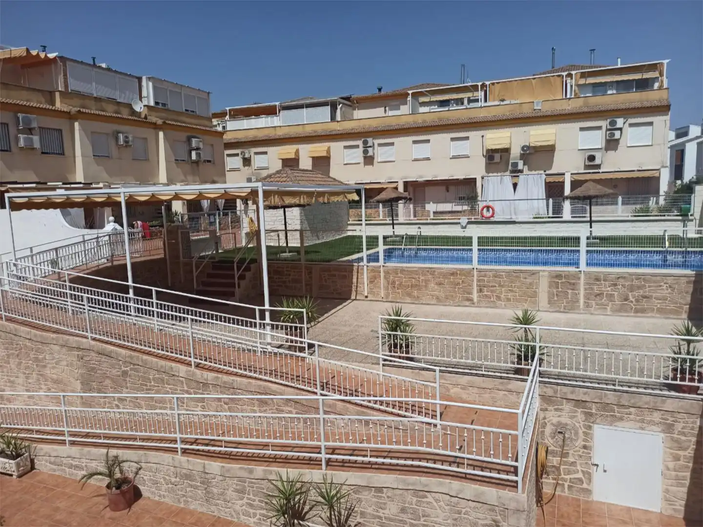 Detached homes for sale in Calle Ronda, 2, La Paz - Las Américas Swimming pool of Detached homes for sale in Linares with Terrace, Swimming Pool and Balcony