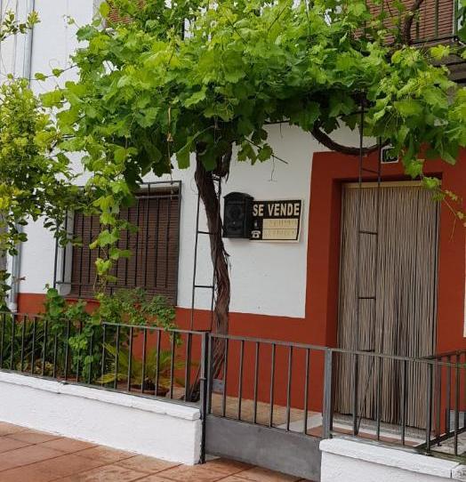 Single-family semi-detached for sale in Iznatoraf, Jaén - image 1 Photo 1 of Single-family semi-detached for sale in Iznatoraf, Jaén